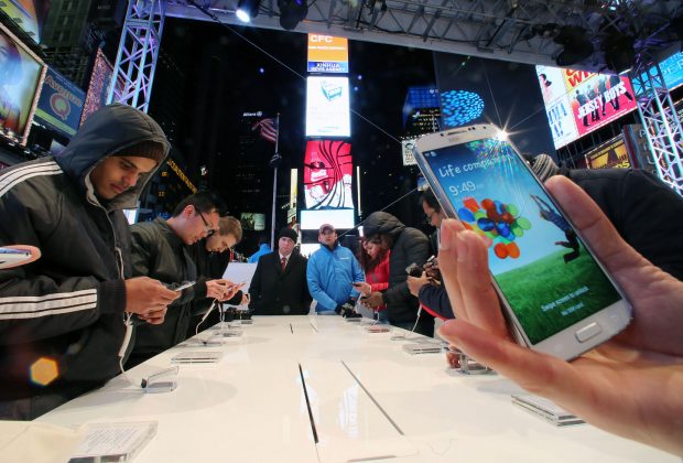 Google's Android Phones Challenge Apple iPhone For Smartphone Market Share 5