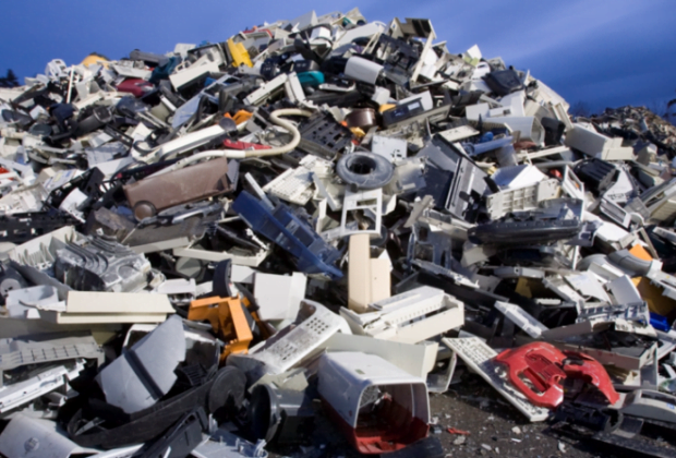 5 WAYS TO HANDLE YOUR BUSINESS E-WASTE 3
